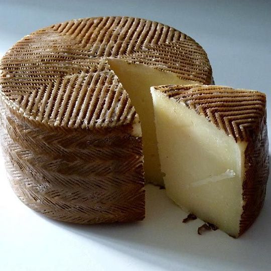 Сыр овечий Манчего, выдержка 6 месяцев